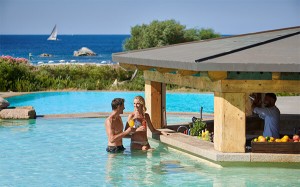 swimming-bar-conchiglia-resort-valle-erica-sardegna-01