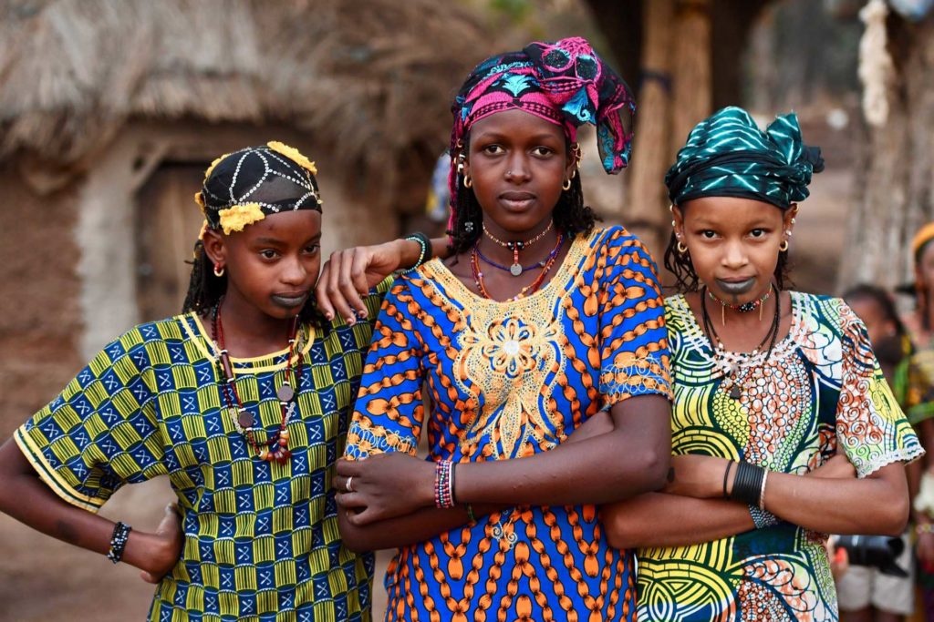 transafrica-articolo-costa-davorio-cuore-africa-occidentale-ragazze-1024x683
